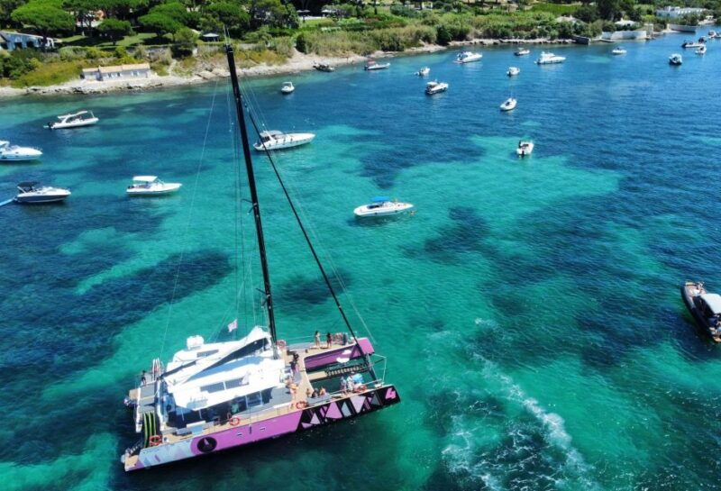 saint-tropez-evening-catamaran-party-with-welcome-drink