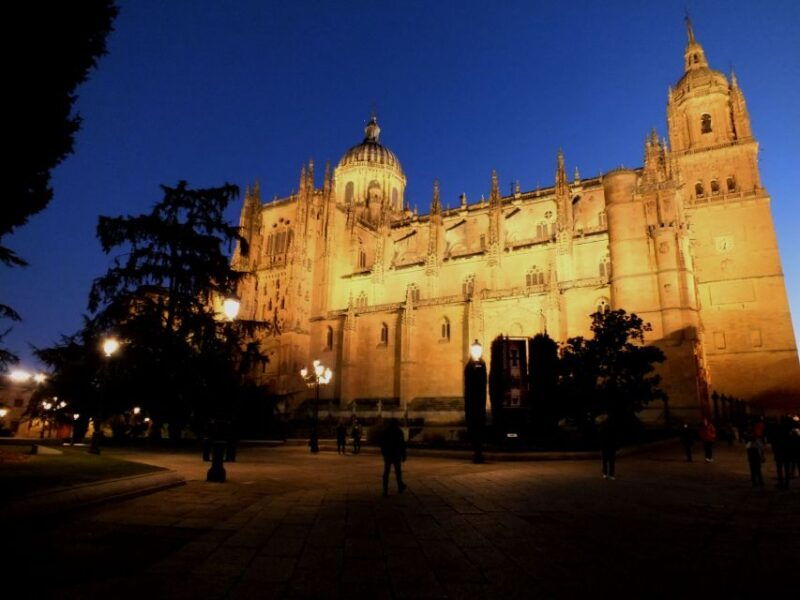salamanca-local-legends-evening-walking-tour-in-spanish