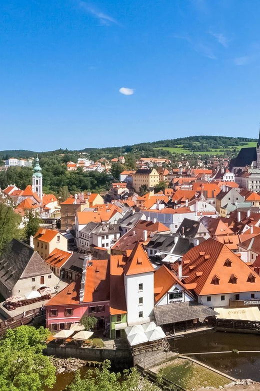 salzburg-sightseeing-transfer-to-prague-via-cesky-krumlov