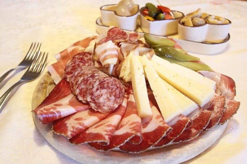 san-gimignano-2-hour-wine-gourmet-tasting-with-drinks