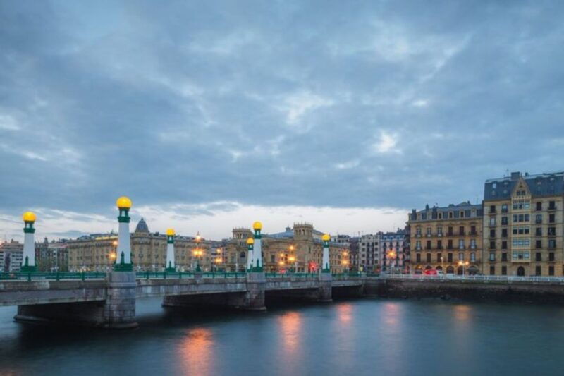 san-sebastian-private-custom-walking-tour-with-a-guide