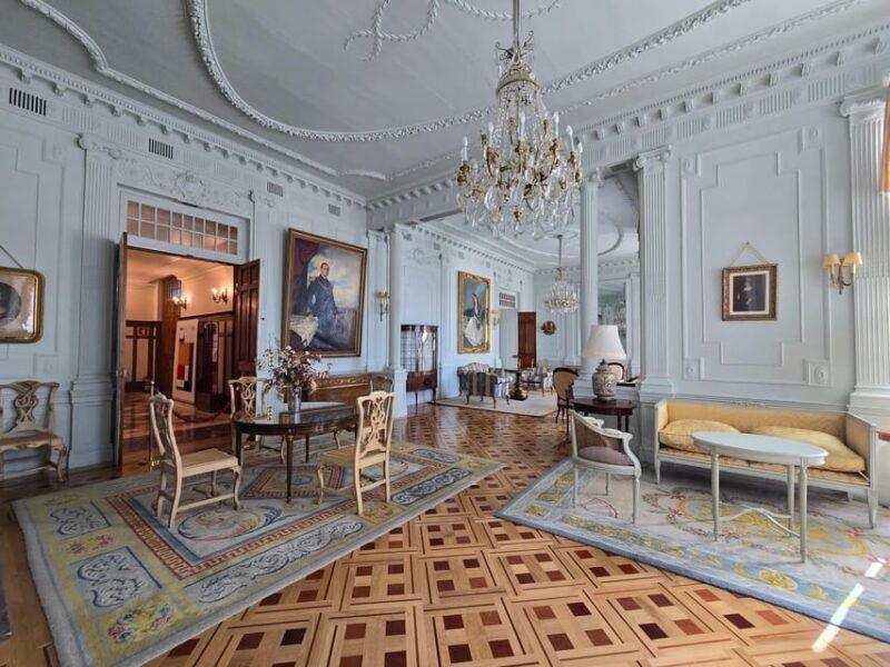 santander-exclusive-private-tour-of-the-peninsula-and-magdalena-palace