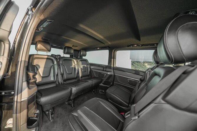 santorini-private-transfer-from-and-to-port