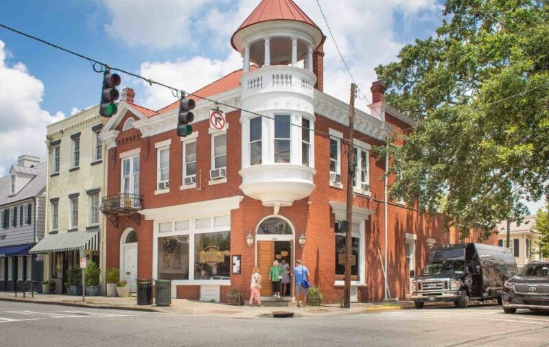 savannah-local-favorites-walking-food-tour