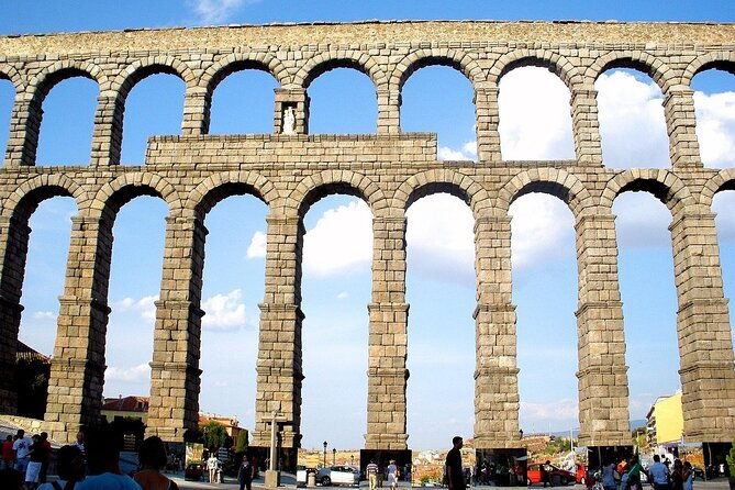 segovia-old-town-tour-including-castle-visit