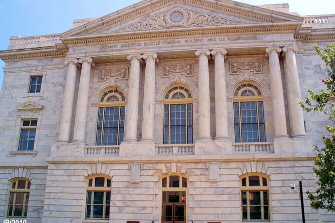 self-guided-scavenger-hunt-the-mysteries-of-macon