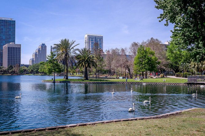 self-guided-walking-audio-tour-around-lake-eola-in-orlando
