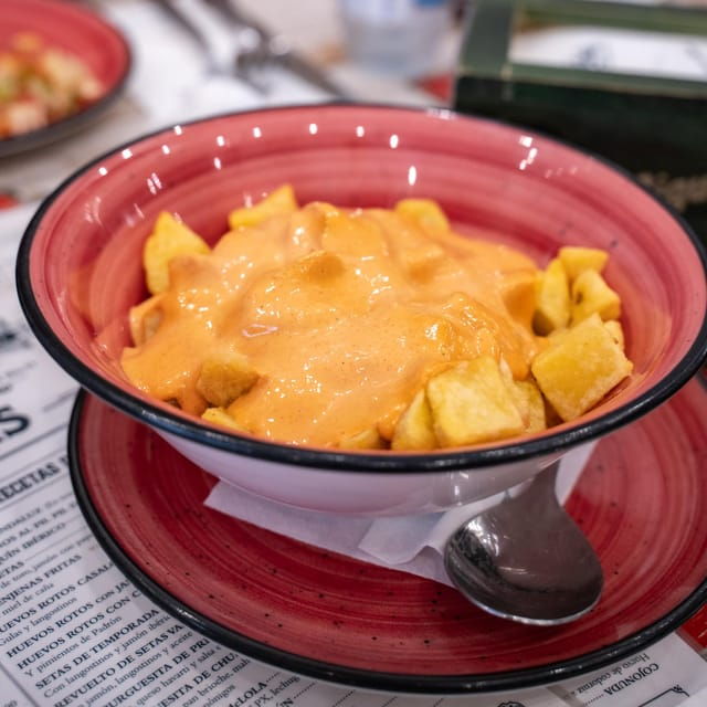 seville-adventure-historic-walking-tour-traditional-tapas