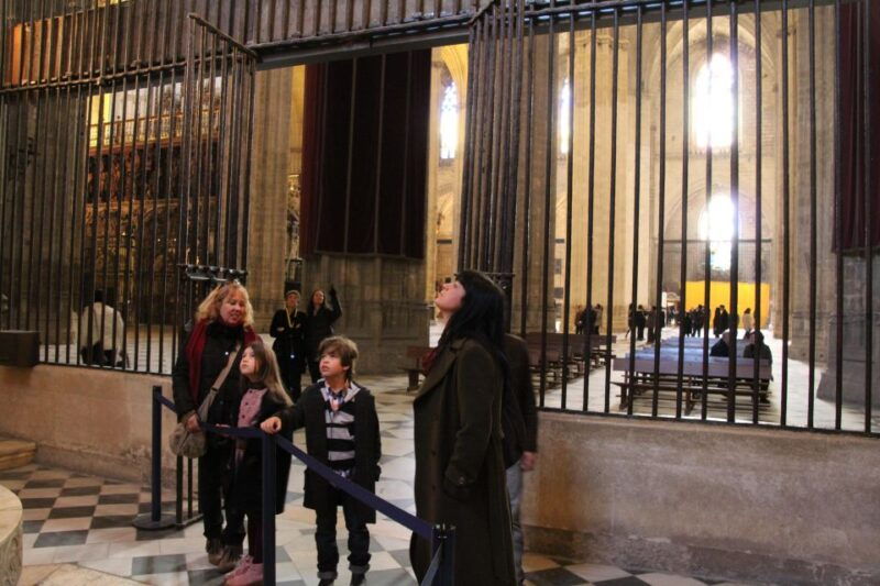 seville-cathedral-and-giralda-skip-the-line-guided-tour