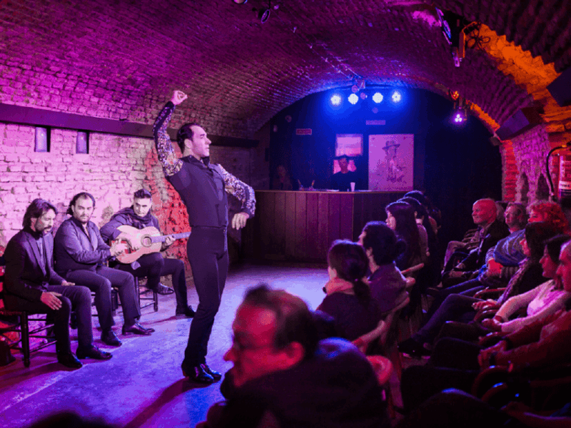 seville-flamenco-dreams-show-with-drink-in-an-arabic-vault