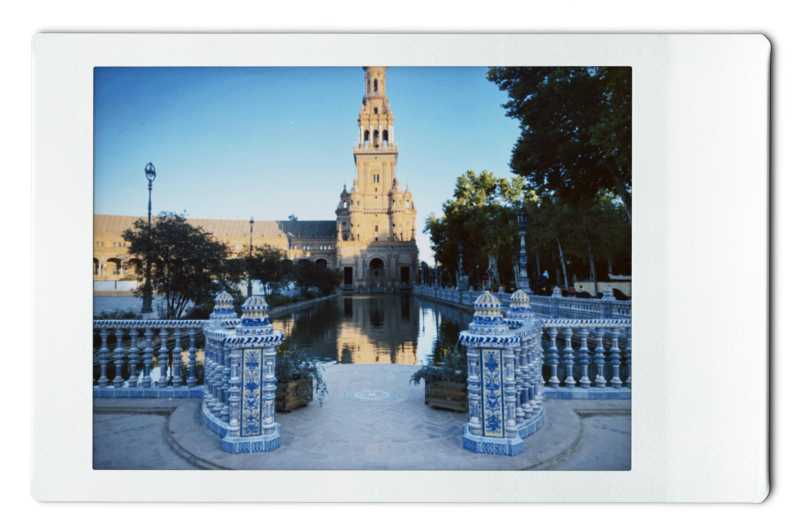 sevillepolaroid-instant-photo-session-walk