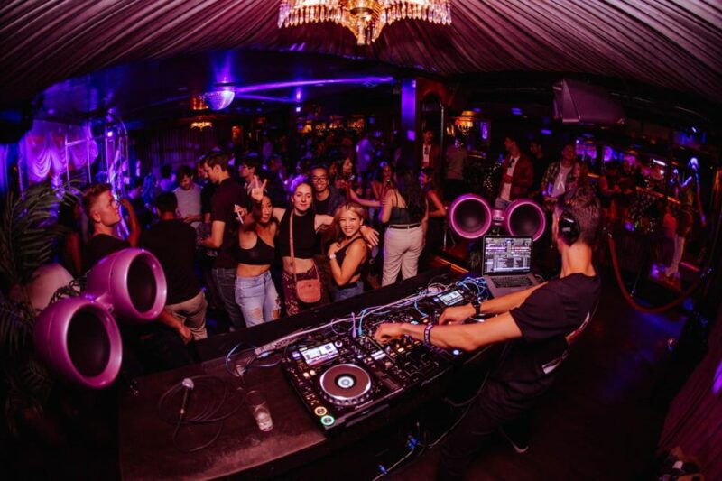 sf-pub-crawl-and-clubbing-experience