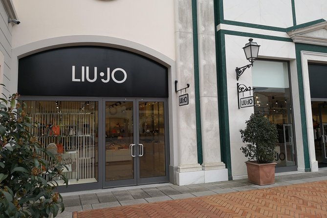 shopping-at-barberino-outlet-from-montecatini-terme-or-grotta-giusti