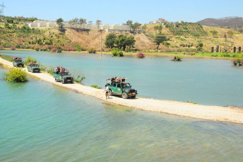 side-green-canyon-and-waterfall-jeep-safari-with-lunch