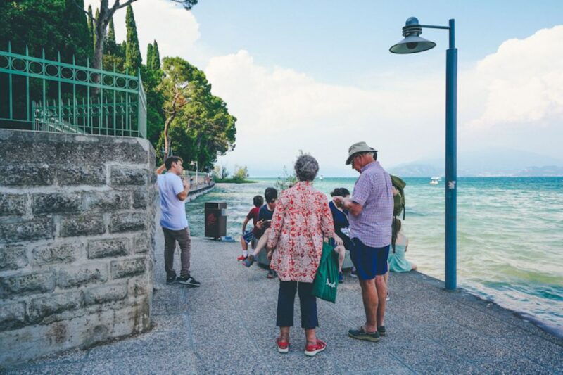 sirmione-village-highlights-walking-lake-garda-boat-tour