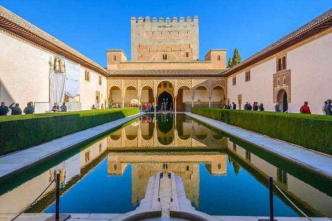 skip-the-line-alhambra-palace-and-generalife-gardens-private-guided-tour