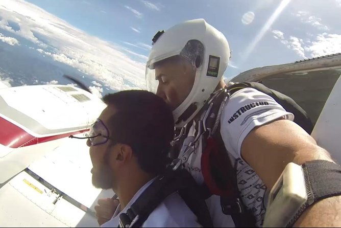 skydiving-experience-from-bogota
