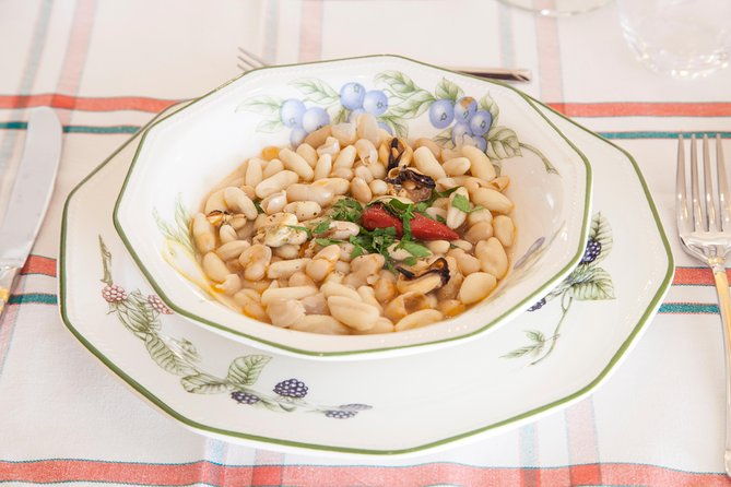 small-group-market-tour-and-dining-experience-at-a-cesarinas-home-in-brindisi