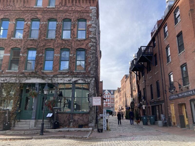 smartphone-old-port-portland-me-audio-walking-tour-app-gps