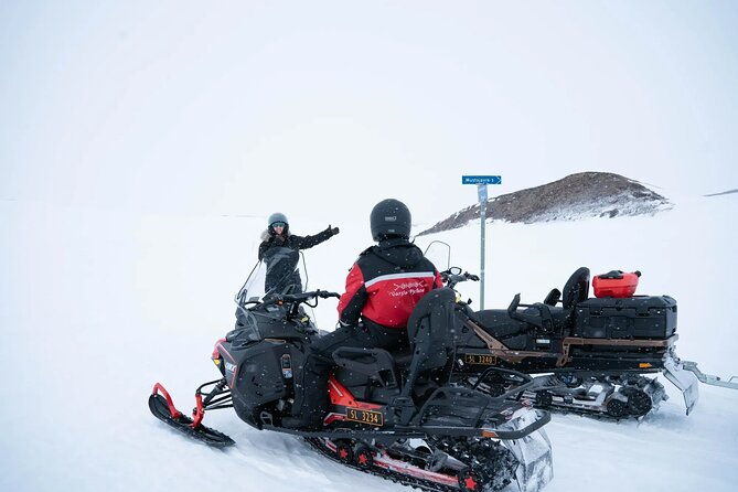 snowmobile-and-icefishing-adventure