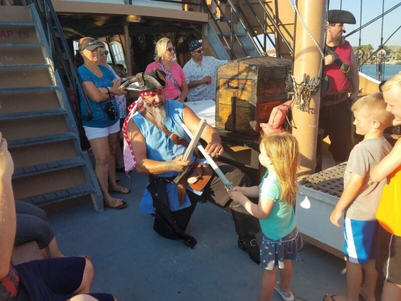 st-augustine-treasure-hunt-cruise-with-onboard-show