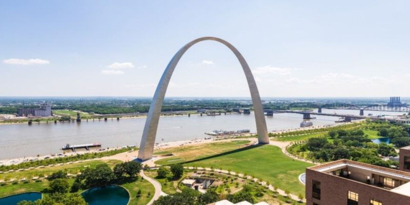 st-louis-guided-small-group-city-tour-with-river-cruise