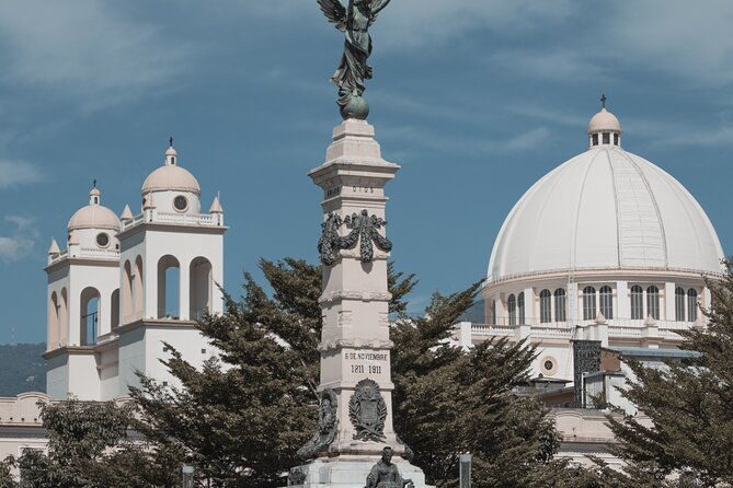 street-food-tour-and-visit-to-the-historic-center-of-san-salvador