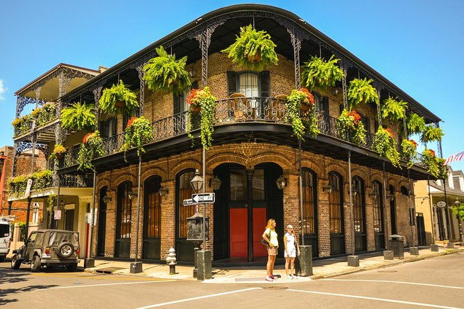 struttin-down-royal-street-walking-audio-tour