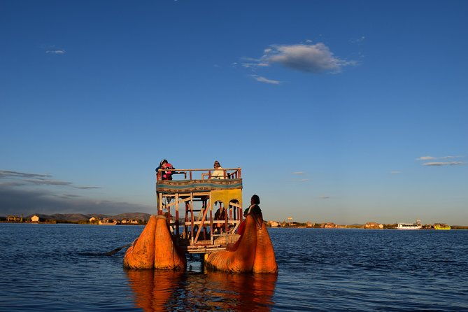sunrise-on-the-floating-uros-island