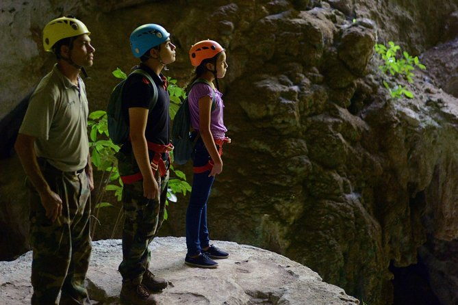 super-camping-overnight-cave-adventure-at-ian-andersons-caves-branch-lodge