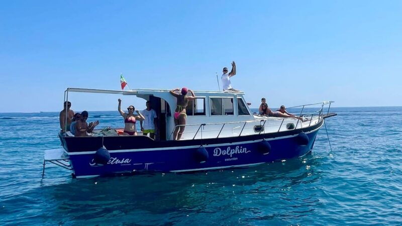 syracuse-boat-tour-with-barbeque-on-board