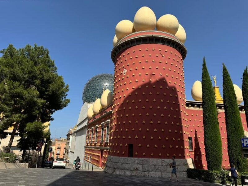 tailored-from-barcelona-dalis-museum-birthplace-tour