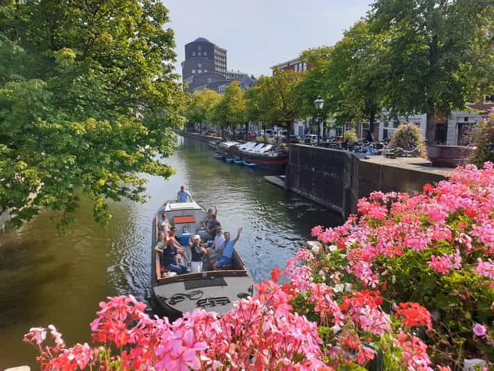 the-hague-city-canal-cruise