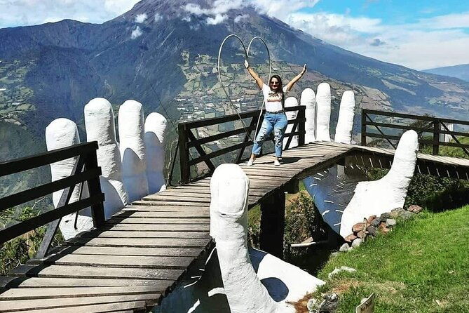 the-hands-of-god-tours-the-highest-viewpoint-of-the-city-ec