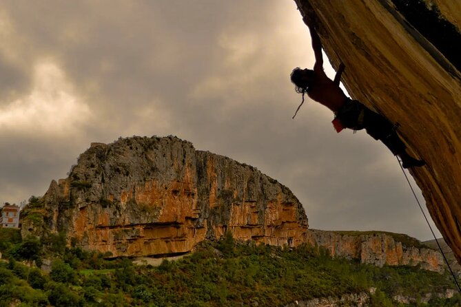 the-suspension-bridges-of-chulilla-from-alicante