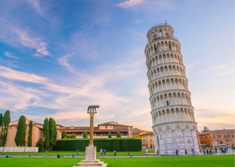 timed-entrance-to-leaning-tower-pisa-cathedral-with-audio
