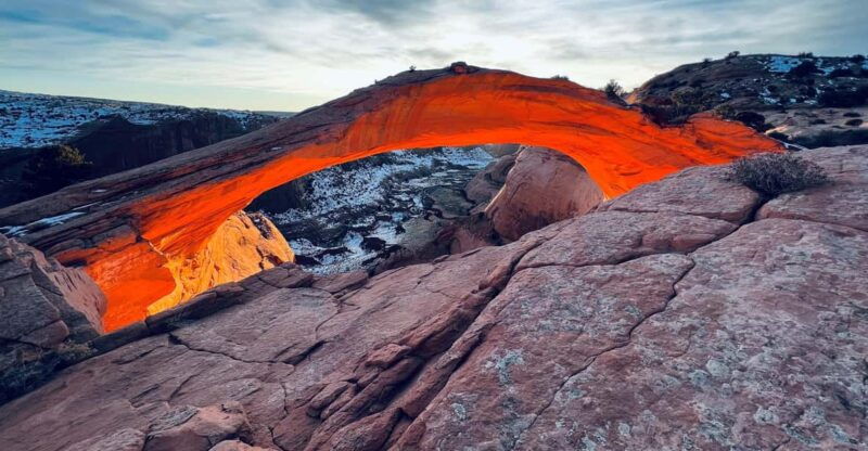 tonalea-guided-eggshell-arch-hike-w-day-or-sunset-options
