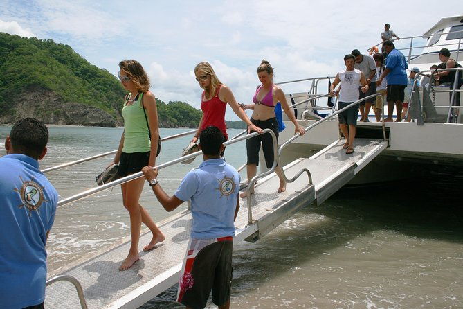 tortuga-island-cruise-from-puntarenas