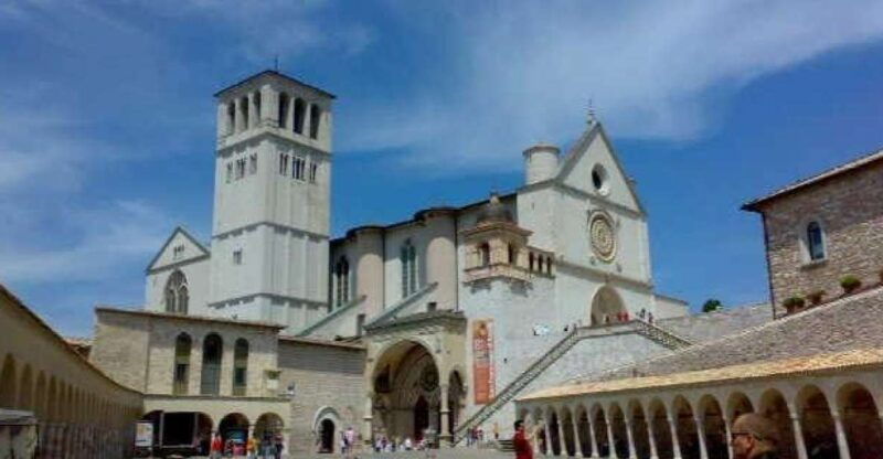 tour-assisi-and-spello-with-van