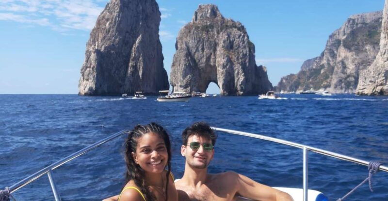 tour-capri-discover-the-island-of-vips-by-boat-2