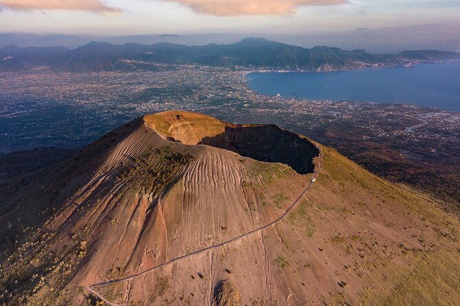 tour-mount-vesuvius-with-entry-tickets-and-round-trip-transfer-included
