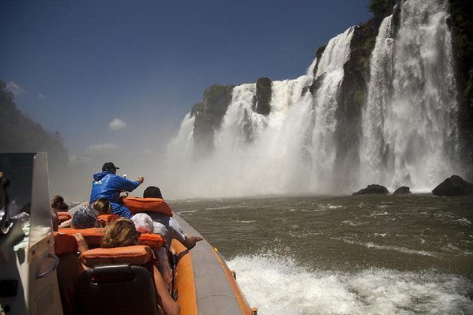 transfer-in-igu-iguassu-falls-brazilian-side-macuco-boat-safari
