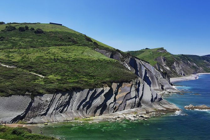txakoli-vineyards-hike-zumaia-and-getaria-private-outdoor-gastronomic-tour
