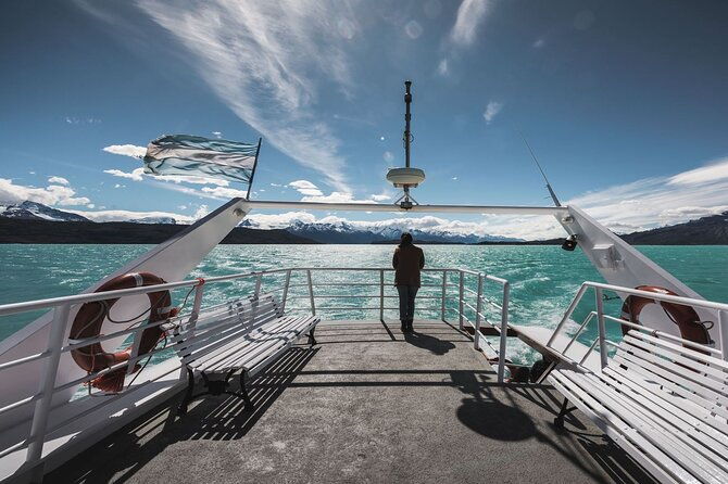 unique-gourmet-experience-perito-moreno-glacier-boat-ride