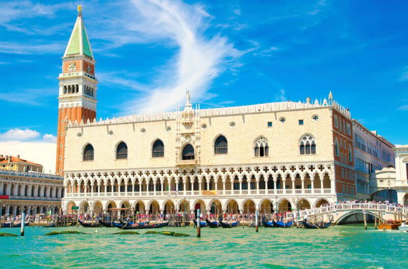 venice-city-walking-tour-with-an-app