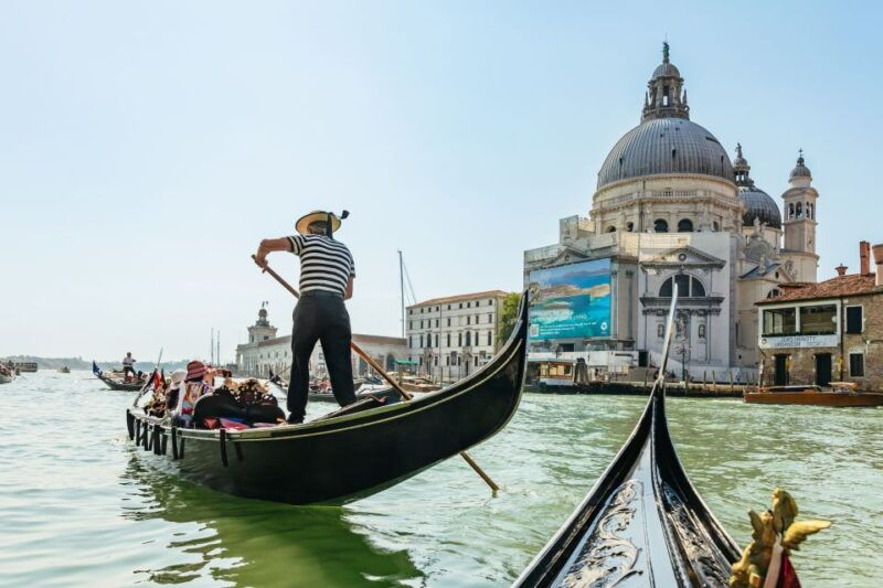 venice-private-gondola-ride-along-grand-canal