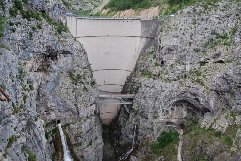venice-tour-of-dolomites-vajont-dam-big-big-hole