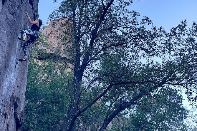 vertical-escapes-santiago-private-rock-climbing-adventure