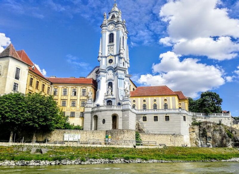 vienna-wachau-valley-private-kayak-and-wine-tour