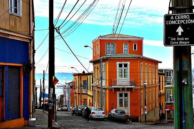 vina-del-mar-and-valparaiso-stopover-tour-from-santiago-international-airport